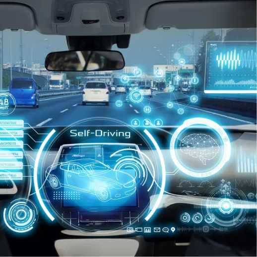 고속도로를 달리는 차 안 전면 유리에 Self-Driving 홀로그램 계기가 떠 있는 그림 — ISO 26262 & SOTIF 2023 Berlin 참가 소식 표제